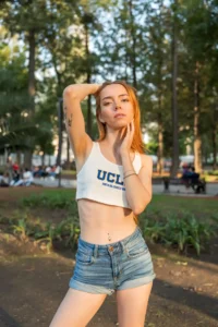 Creadora de contenido gestionada por una agencia de OnlyFans Argentina